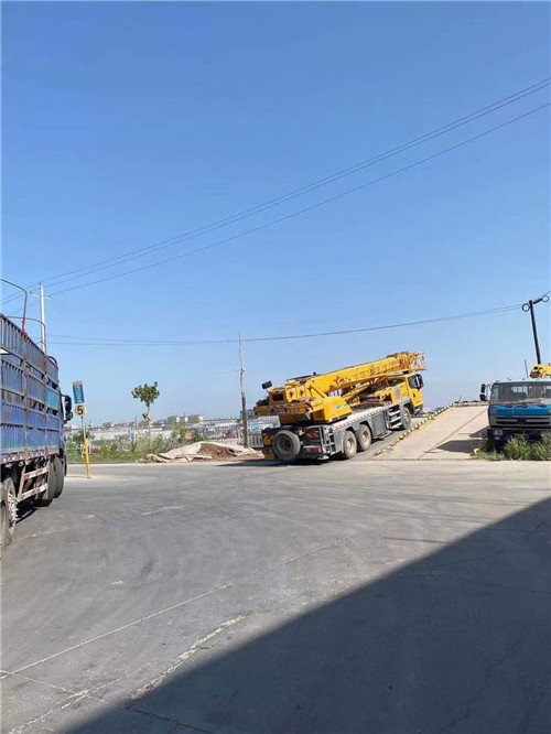 金山区25吨吊车的租赁价格大概是多少？