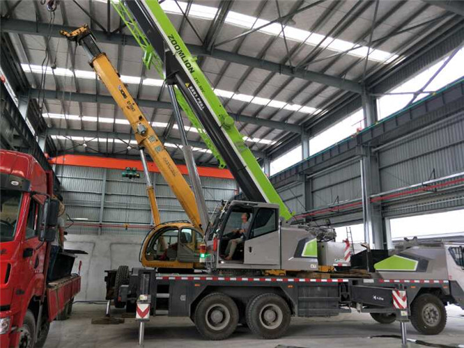 金山区高空车出租需要注意哪些安全事项？